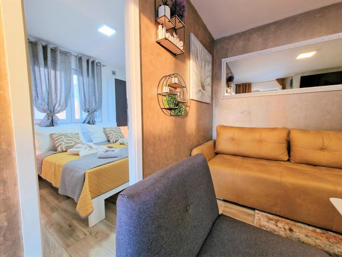 Holiday House Boost With Heated Pool Klis المظهر الخارجي الصورة