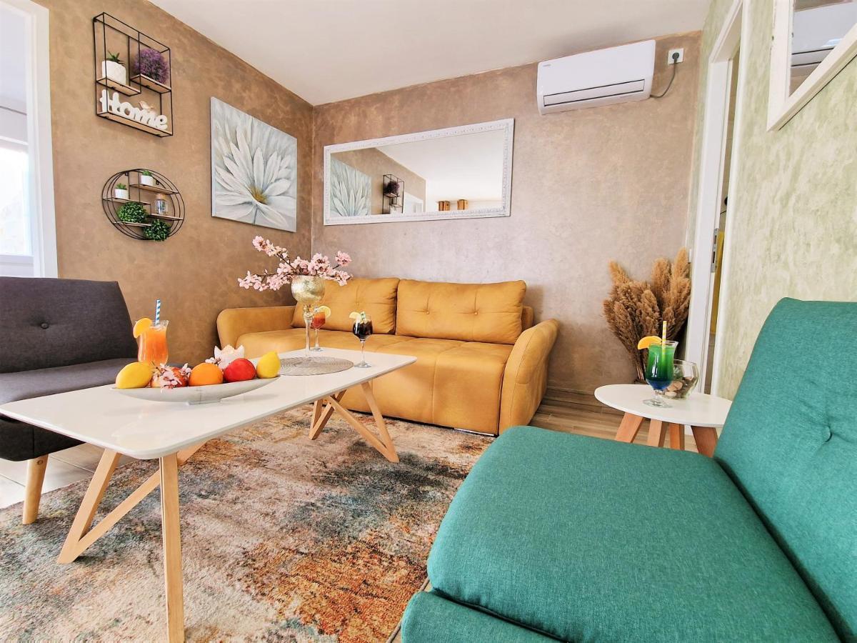 Holiday House Boost With Heated Pool Klis المظهر الخارجي الصورة