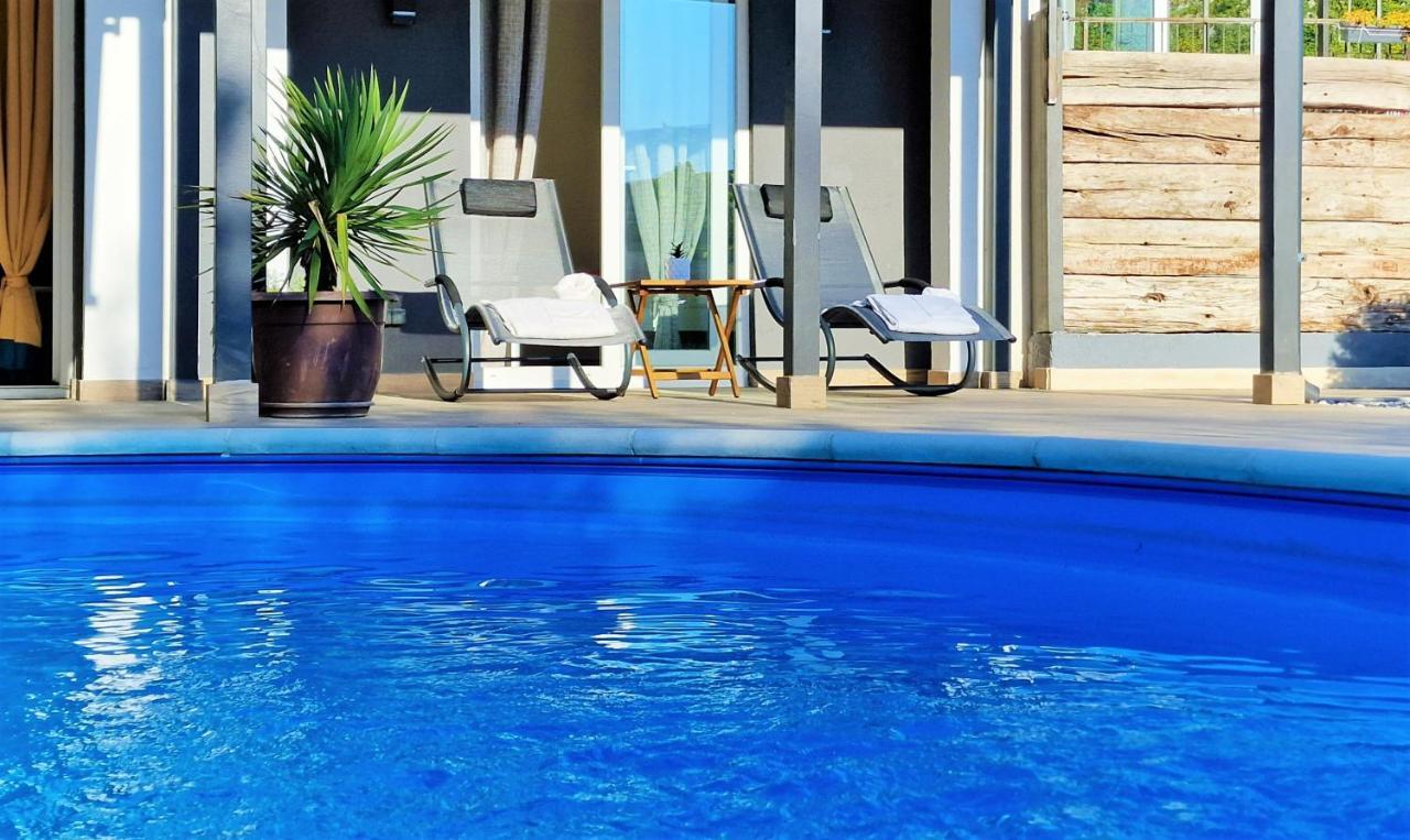 Holiday House Boost With Heated Pool Klis المظهر الخارجي الصورة