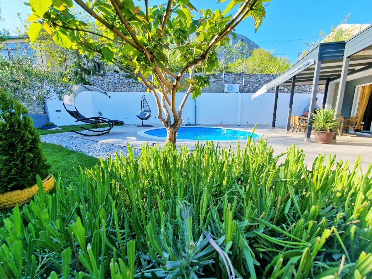 Holiday House Boost With Heated Pool Klis المظهر الخارجي الصورة