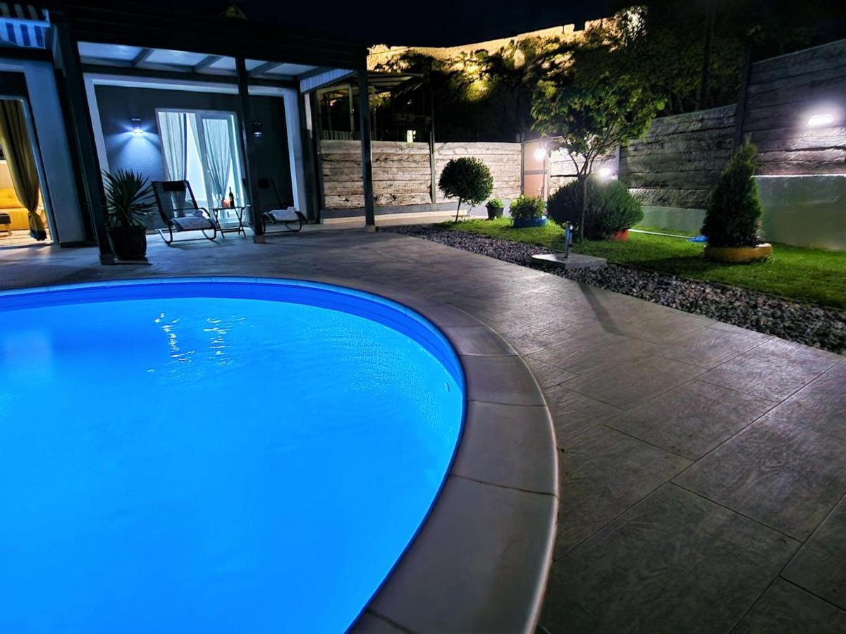 Holiday House Boost With Heated Pool Klis المظهر الخارجي الصورة